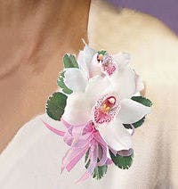 corsage and boutonniere shops near me