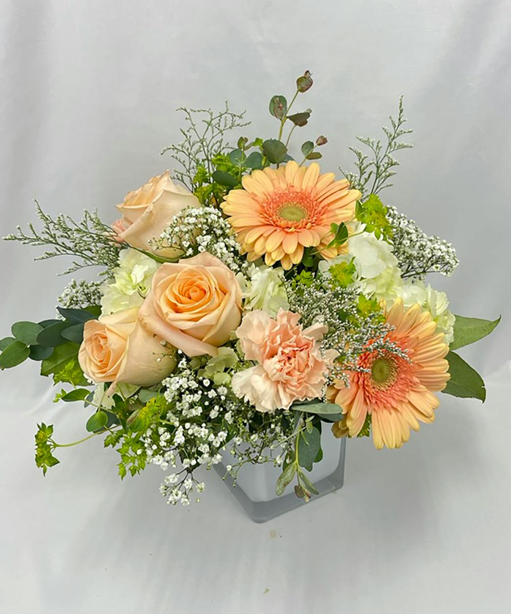 Peaches n' Cream Wayne (NJ) SameDay Flower Delivery Bosland's