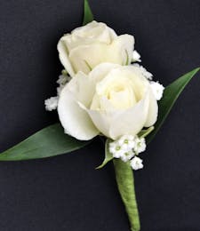 Sweetheart Spray White Roses